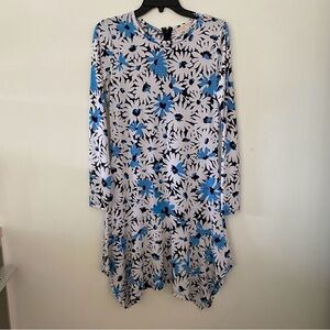 Casual White and Blue Floral Asymmetrical Dress with Long Sleeves